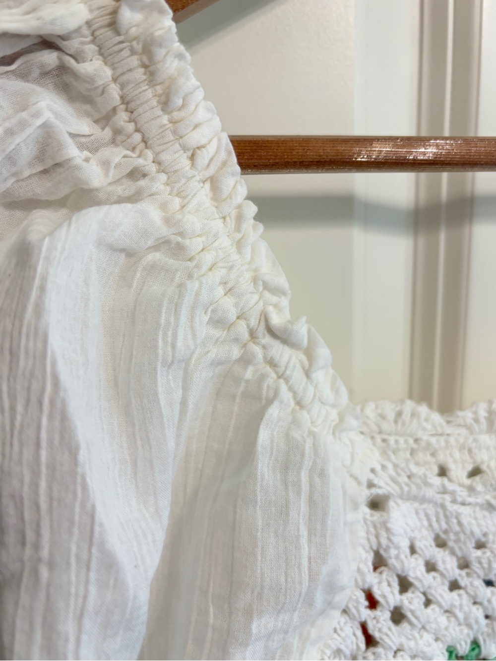 aerie white crop top with multicolor crochet bodice. size S. Summer perfection - Picture 9 of 9